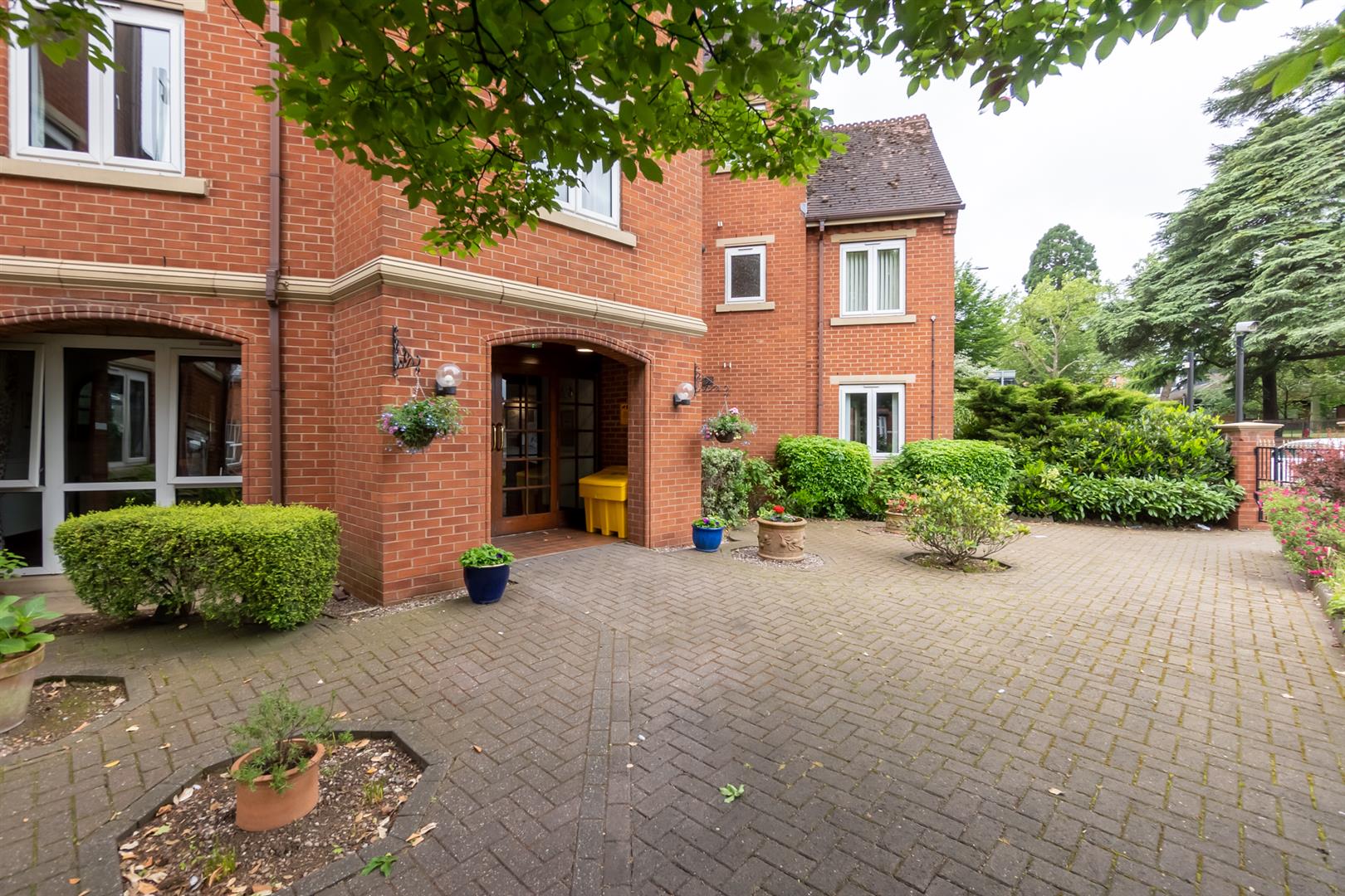 Alcester Road, StratforduponAvon Vaughan Reynolds Estate Agents